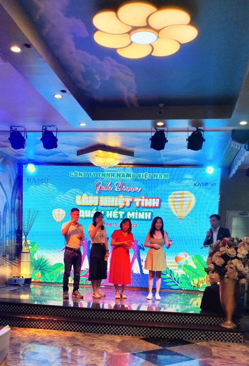 Nguyễn Hoàng tuyển